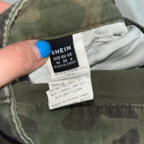 camo cargo pants - Picture 4 of 4